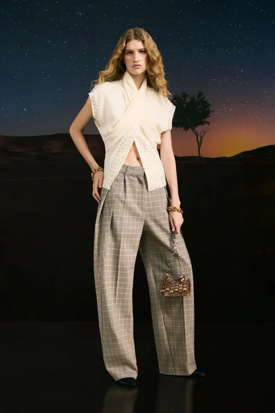 Look 16